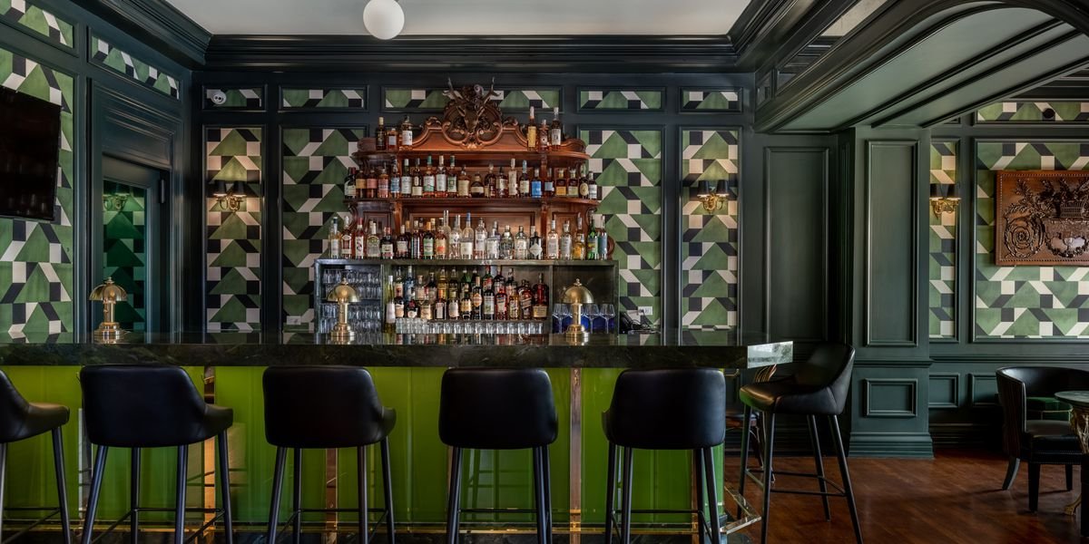Raise a Glass at Houston City's Finest Bars - In Houston City